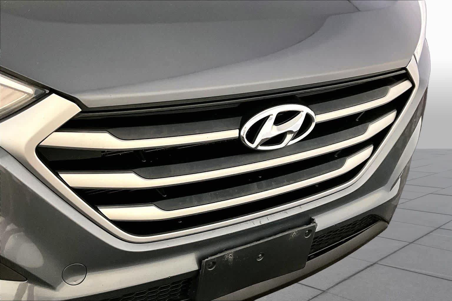 Used 2017 Hyundai Tucson SE w/ SE Popular Package 02 AWD/4WD image 31