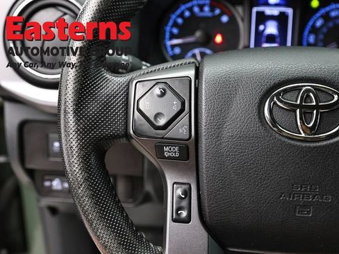 Used 2022 Toyota Tacoma TRD Sport AWD/4WD image 15