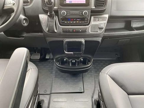 Used 2025 RAM ProMaster 2500 w/ Convenience Group FWD image 14