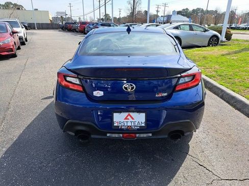 Used 2024 Toyota GR86 Base image 9
