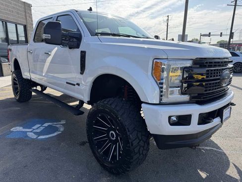Used 2019 Ford F250 Platinum w/ Platinum Ultimate Package AWD/4WD image 3