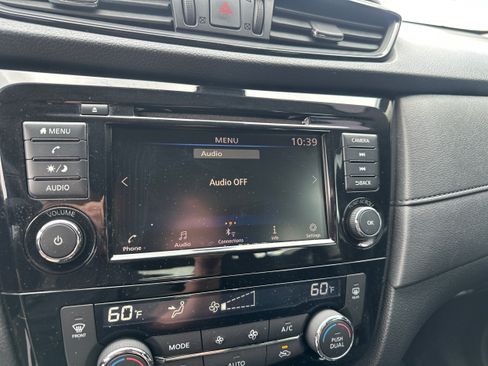 Used 2019 Nissan Rogue SV FWD image 14