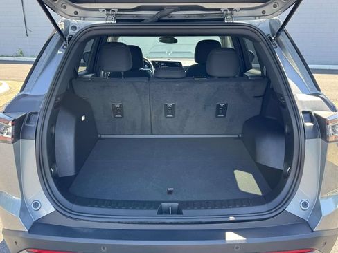 Used 2026 Chevrolet Equinox LT FWD image 16
