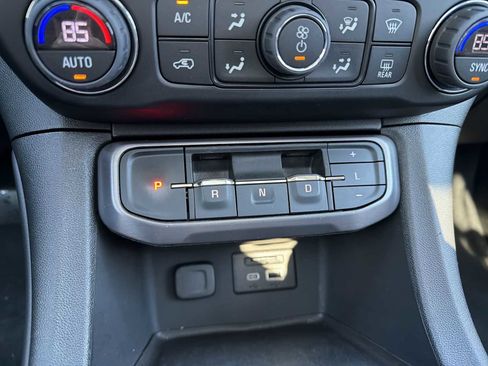 Used 2022 GMC Acadia AT4 w/ Preferred Package image 32