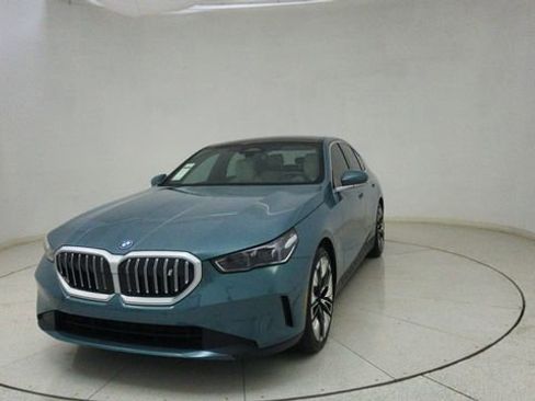 Used 2025 BMW i5 xDrive40 image 68