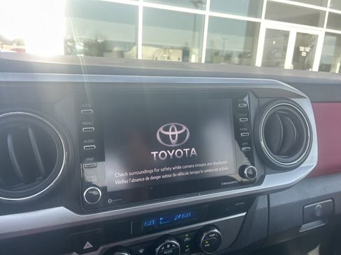 Used 2022 Toyota Tacoma SR5 image 11