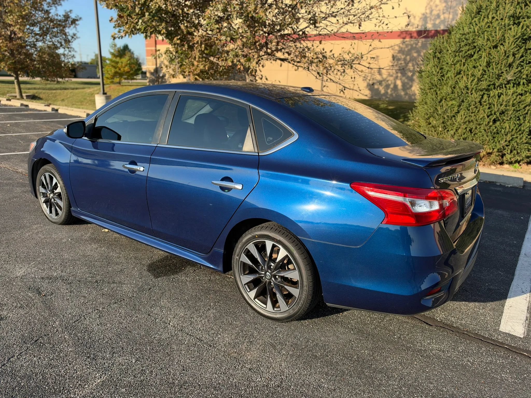 Used 2017 Nissan Sentra SR Turbo w/ SR Turbo Premium Package FWD image 3