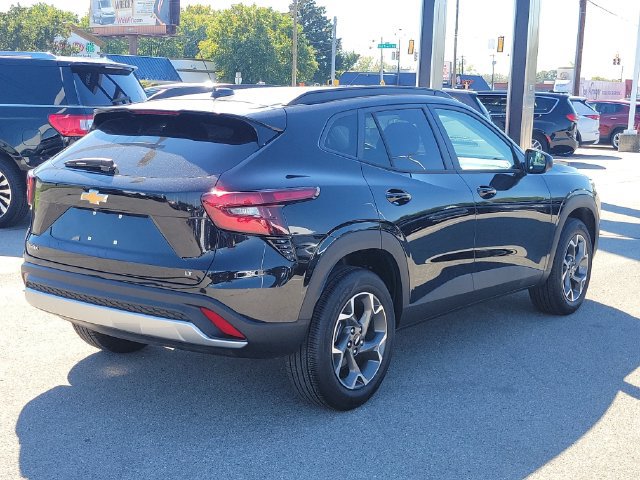 Used 2026 Chevrolet Trax LT FWD image 6