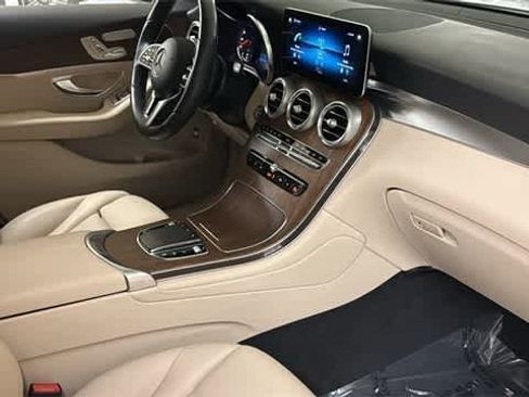 Used 2022 Mercedes-Benz GLC 300 4MATIC image 36