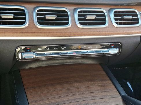 Certified 2025 Mercedes-Benz GLS 450 4MATIC image 16