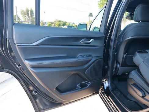 New 2026 Jeep Grand Cherokee L Laredo AWD/4WD image 32