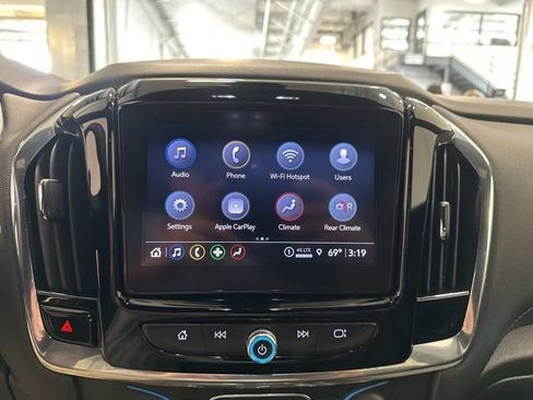Used 2023 Chevrolet Traverse LT FWD image 24