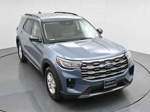 Used 2025 Ford Explorer Active image 44