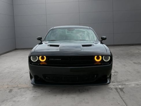 Used 2016 Dodge Challenger R/T Scat Pack w/ Leather Interior Group RWD image 2