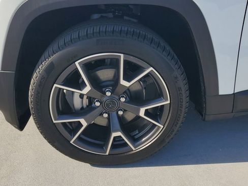 New 2026 Jeep Cherokee Overland image 6