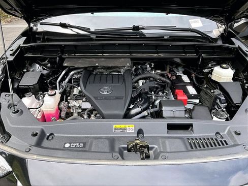 Used 2023 Toyota Highlander XLE AWD/4WD image 30