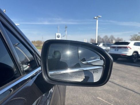 Used 2018 Ford Fusion SE w/ Fusion SE Technology Package FWD image 14