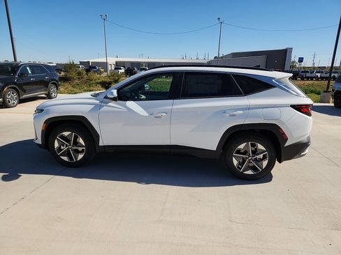 New 2026 Hyundai Tucson SEL image 2