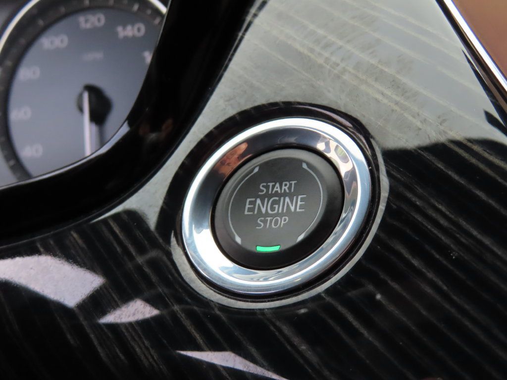 Used 2024 Cadillac XT6 Premium Luxury AWD/4WD image 14