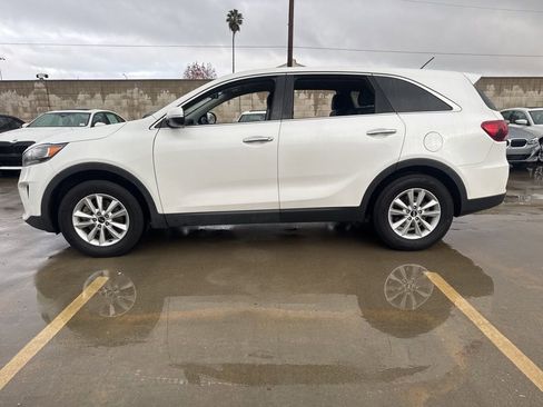 Used 2020 Kia Sorento LX image 2