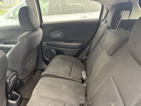 Used 2017 Honda HR-V EX image 11