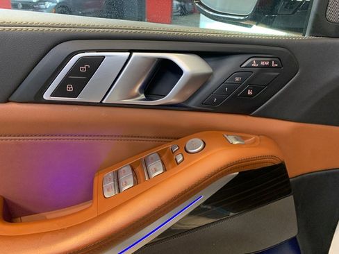 Used 2024 BMW X7 M60i image 15