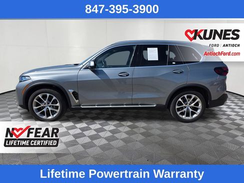 Used 2024 BMW X5 xDrive40i w/ Premium Package image 4