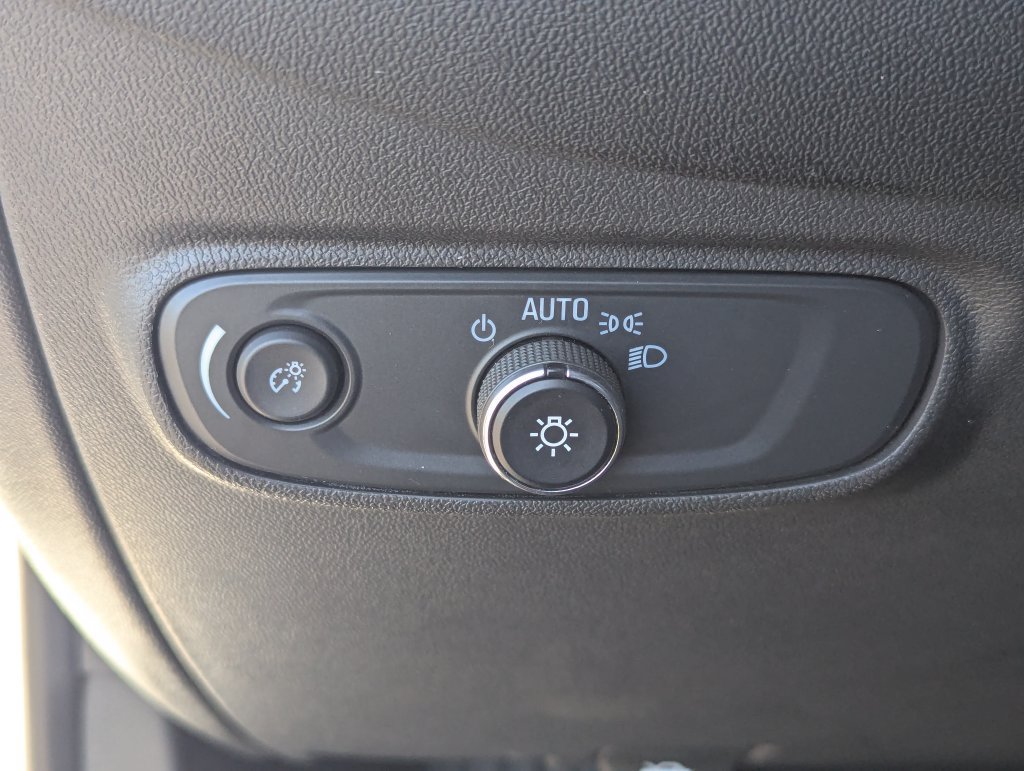 Used 2021 Chevrolet Equinox LS AWD/4WD image 21