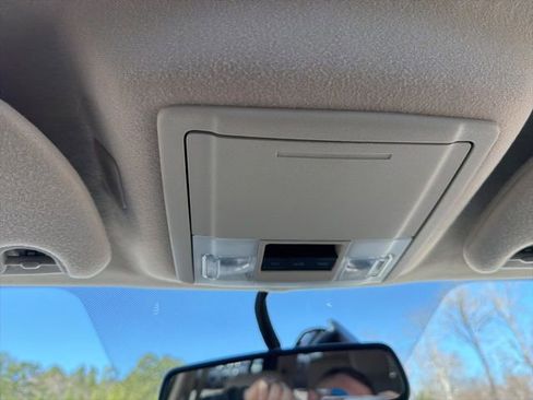 Used 2013 Ford Expedition Limited image 25