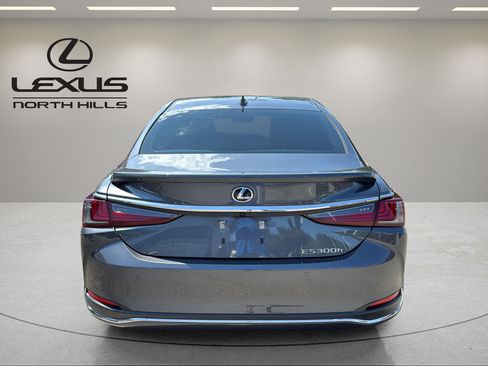 Used 2024 Lexus ES 300h w/ Technology Package FWD image 7