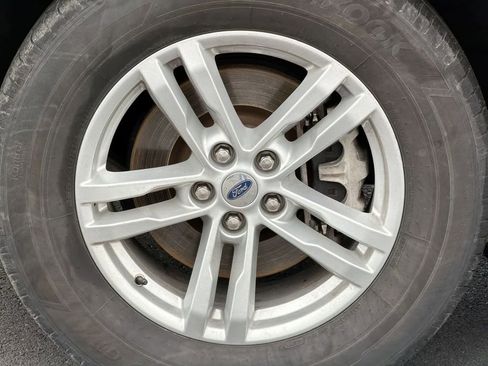 Used 2023 Ford Explorer XLT w/ Equipment Group 202A image 14