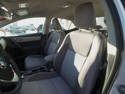 Used 2019 Toyota Corolla LE image 12