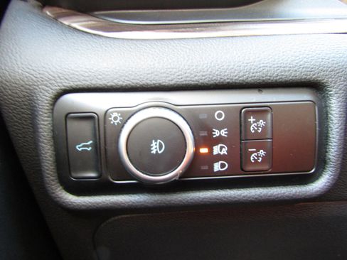 Used 2024 Ford Explorer Limited w/ Limited Technology Package image 33