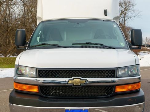 Used 2021 Chevrolet Express 3500 w/ Power Convenience Package image 3