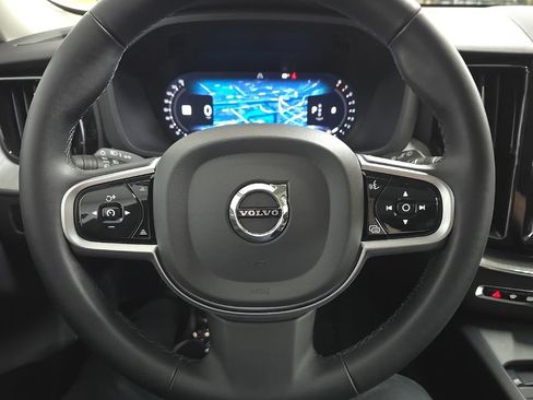 Used 2025 Volvo XC60 B5 Plus AWD/4WD image 19