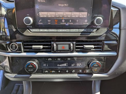 Used 2022 Nissan Pathfinder S AWD/4WD image 22