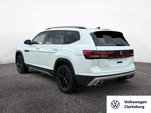 New 2026 Volkswagen Atlas Peak Edition image 3