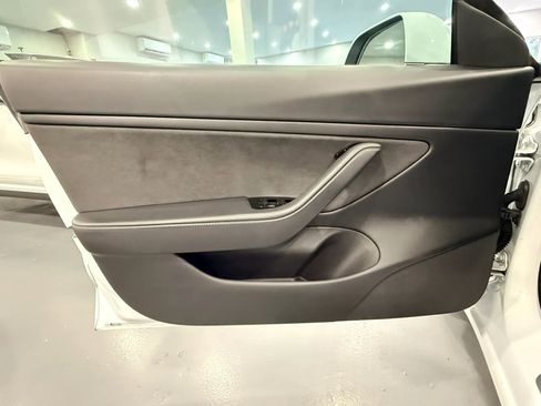 Used 2019 Tesla Model 3 Standard Range RWD image 24