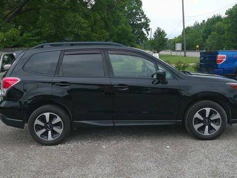 Used 2018 Subaru Forester 2.5i Premium AWD/4WD image 3
