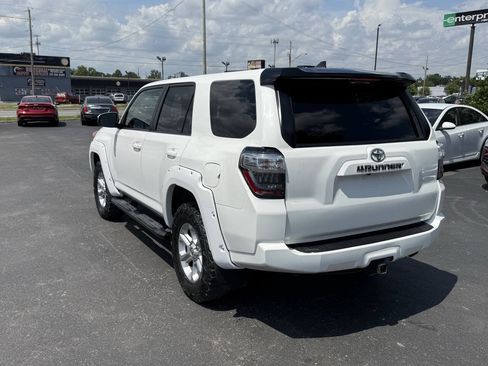 Used 2017 Toyota 4Runner SR5 AWD/4WD image 3