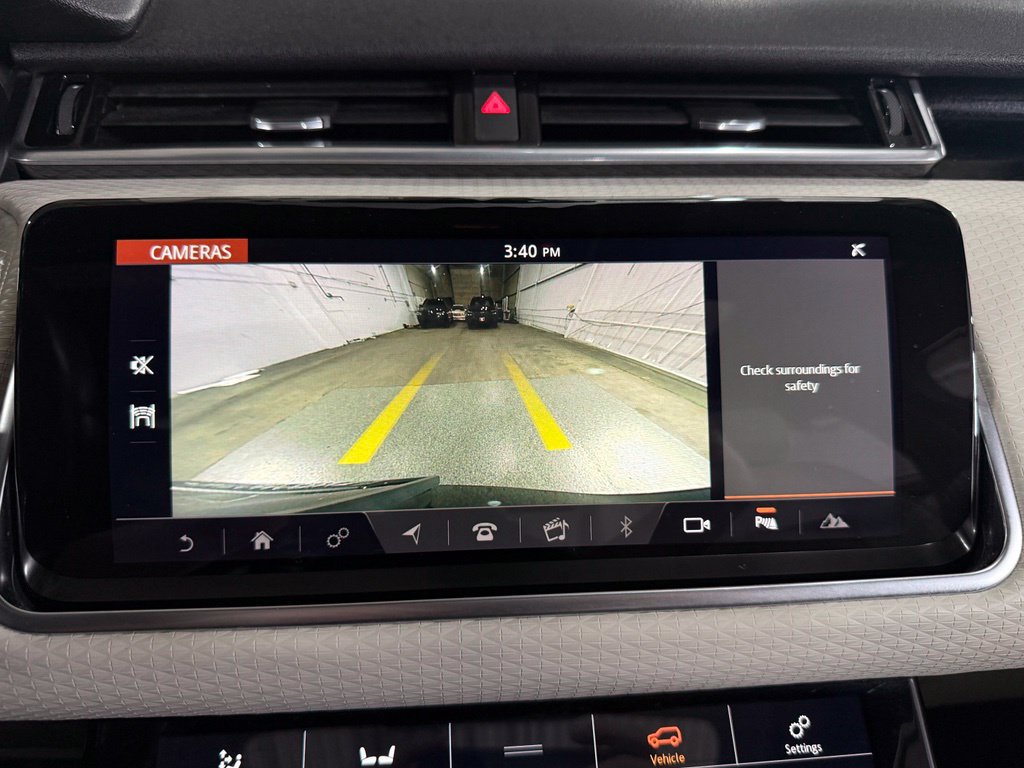 Used 2018 Land Rover Range Rover Velar R-Dynamic SE AWD/4WD image 34