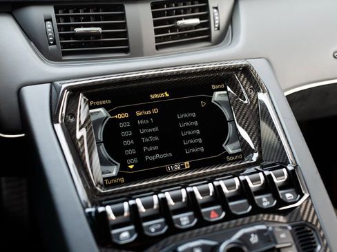 Used 2021 Lamborghini Aventador SVJ image 32