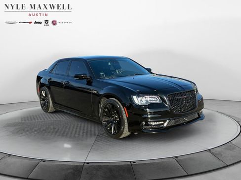 Used 2023 Chrysler 300 S w/ Comfort Group image 2