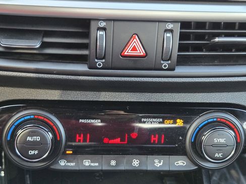 Certified 2022 Kia Forte GT image 25