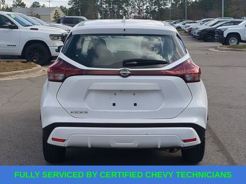 Used 2022 Nissan Kicks S image 6