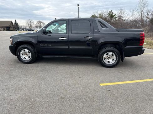 Used 2012 Chevrolet Avalanche LT image 9
