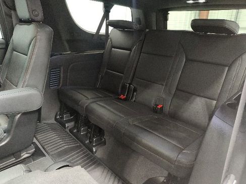Used 2023 Chevrolet Suburban High Country AWD/4WD image 13
