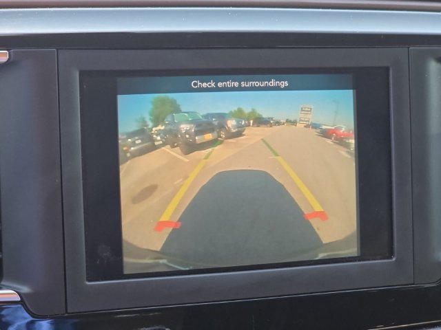Used 2019 Chrysler Pacifica Touring-L FWD image 23