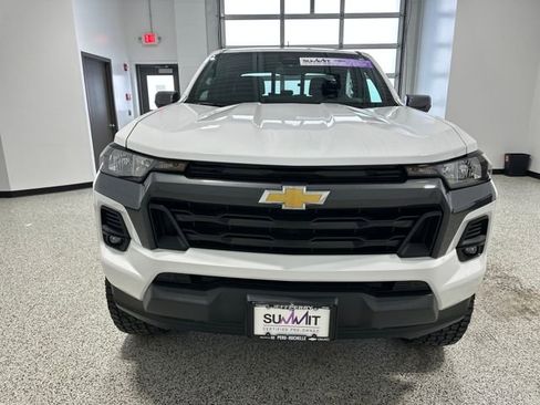 Used 2024 Chevrolet Colorado LT w/ LT Convenience Package image 25