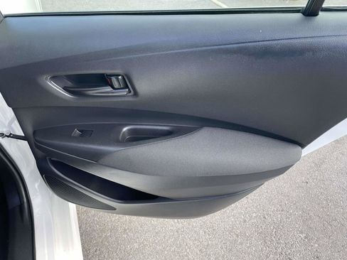 Used 2025 Toyota Corolla LE FWD image 41